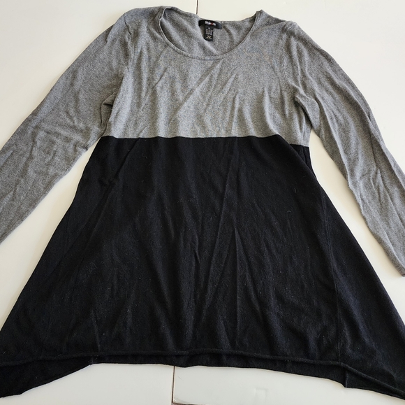 3 Sweaters XL - Picture 3 of 15